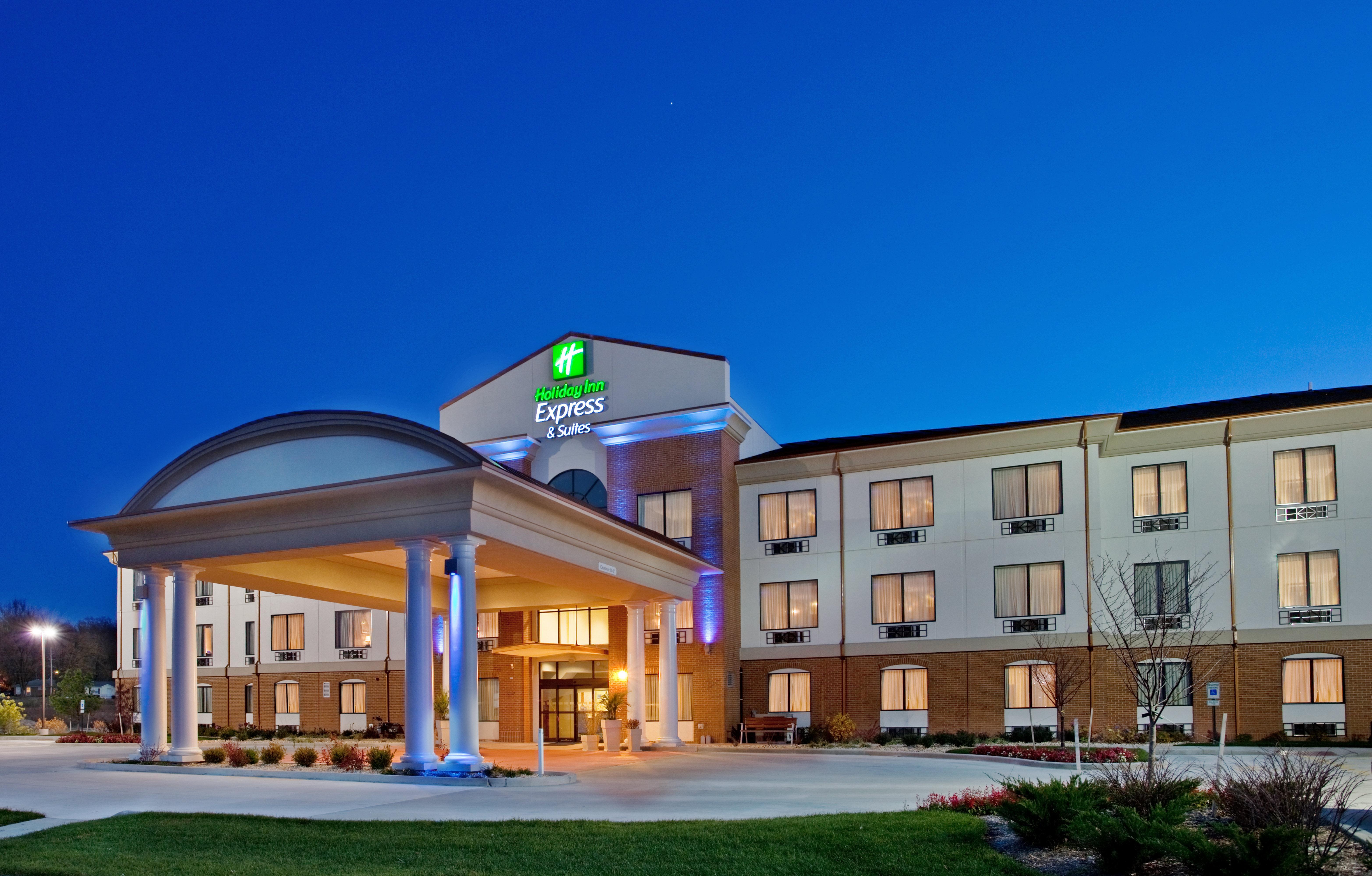 Holiday Inn Express Hotel & Suites St. Charles, An Ihg Hotel Saint Charles Exterior photo