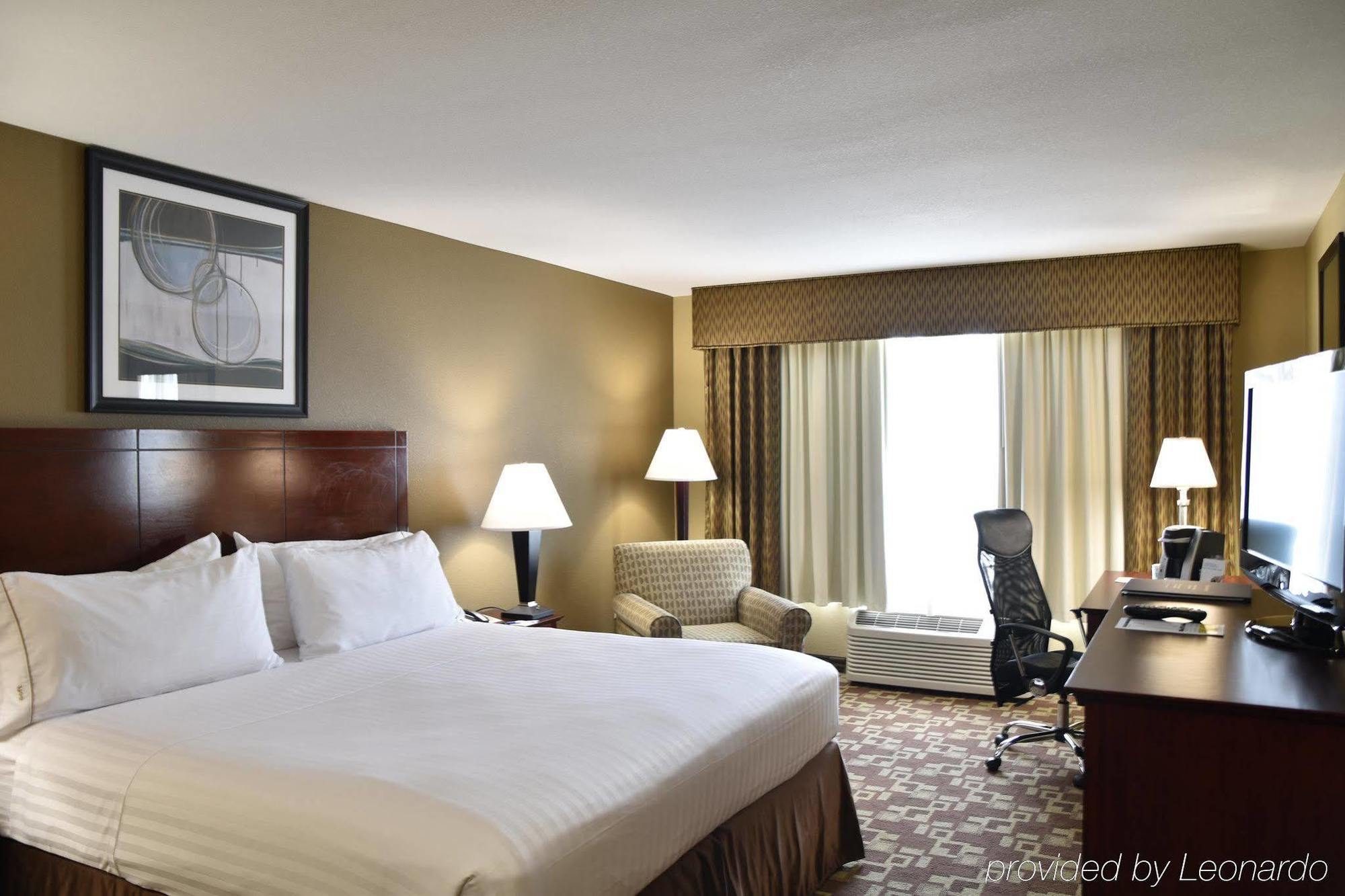 Holiday Inn Express Hotel & Suites St. Charles, An Ihg Hotel Saint Charles Exterior photo